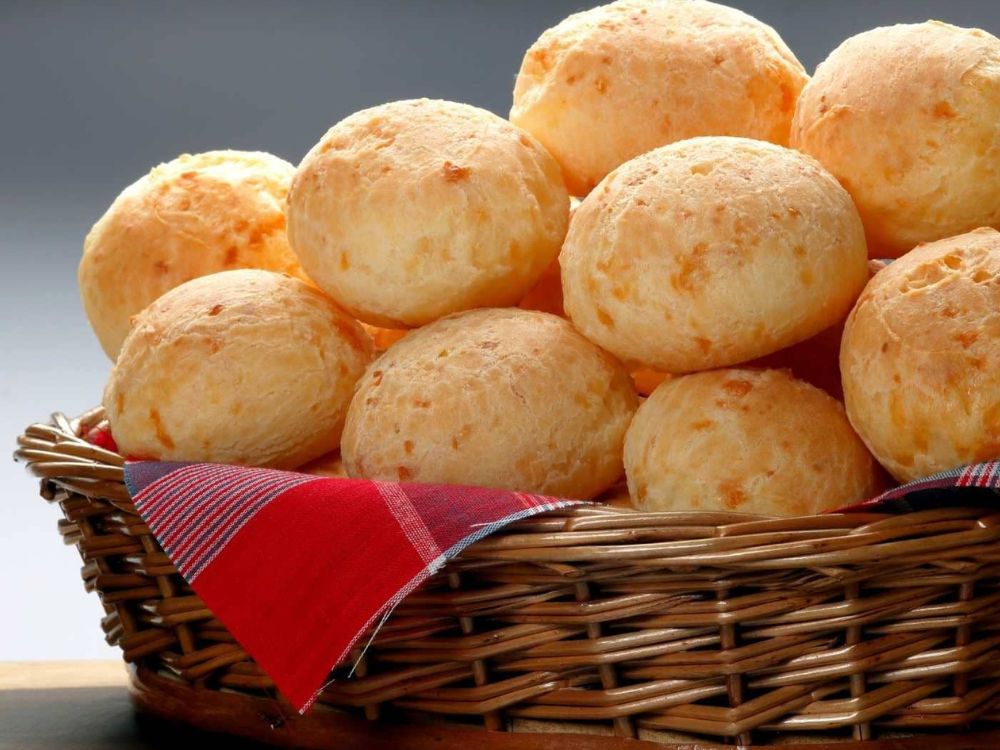 pão de queijo- 21 Brazilian Dishes You Need to Try When Traveling to Brazil